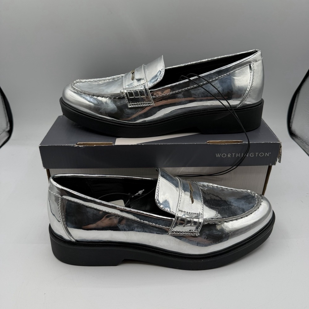 Worthington Ellen Loafers Women's‎ Size 8 M Silver Chrome Slip On Shoes